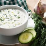 รู้จักกับ Tzatziki ซอสโยเกิร์ตกรีก พร้อมแจกสูตรทำเองได้ง่ายๆ
